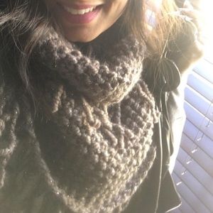 Stylish, cozy & Chunky knit cowl scarf.Wool/acrylic yarn.Hand knit.Colors avail